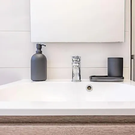 Guest Planet - Intero Alloggio M3 Porta Romana Apartment *