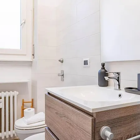 Guest Planet - Intero Alloggio M3 Porta Romana Apartment *